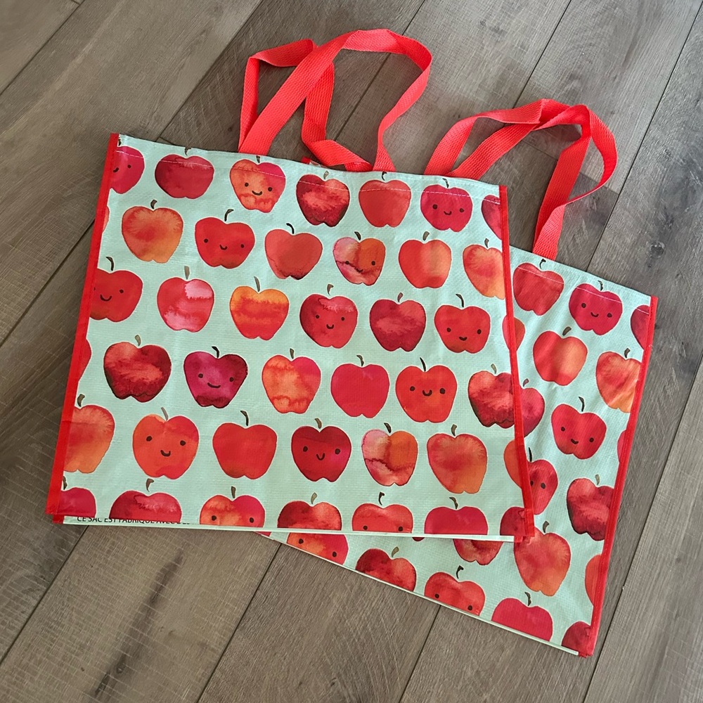 Homegoods TJMaxx Marshalls Apple Print Reusable Tote Bags (Set of 2) NWOT